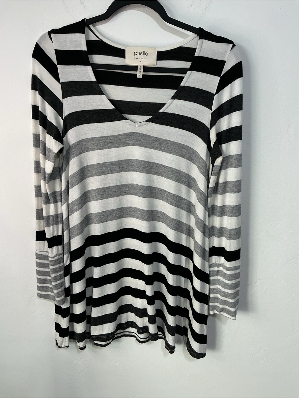 Anthropologie Puella Black & Gray Striped V-Neck Long Sleeve Top Oversized